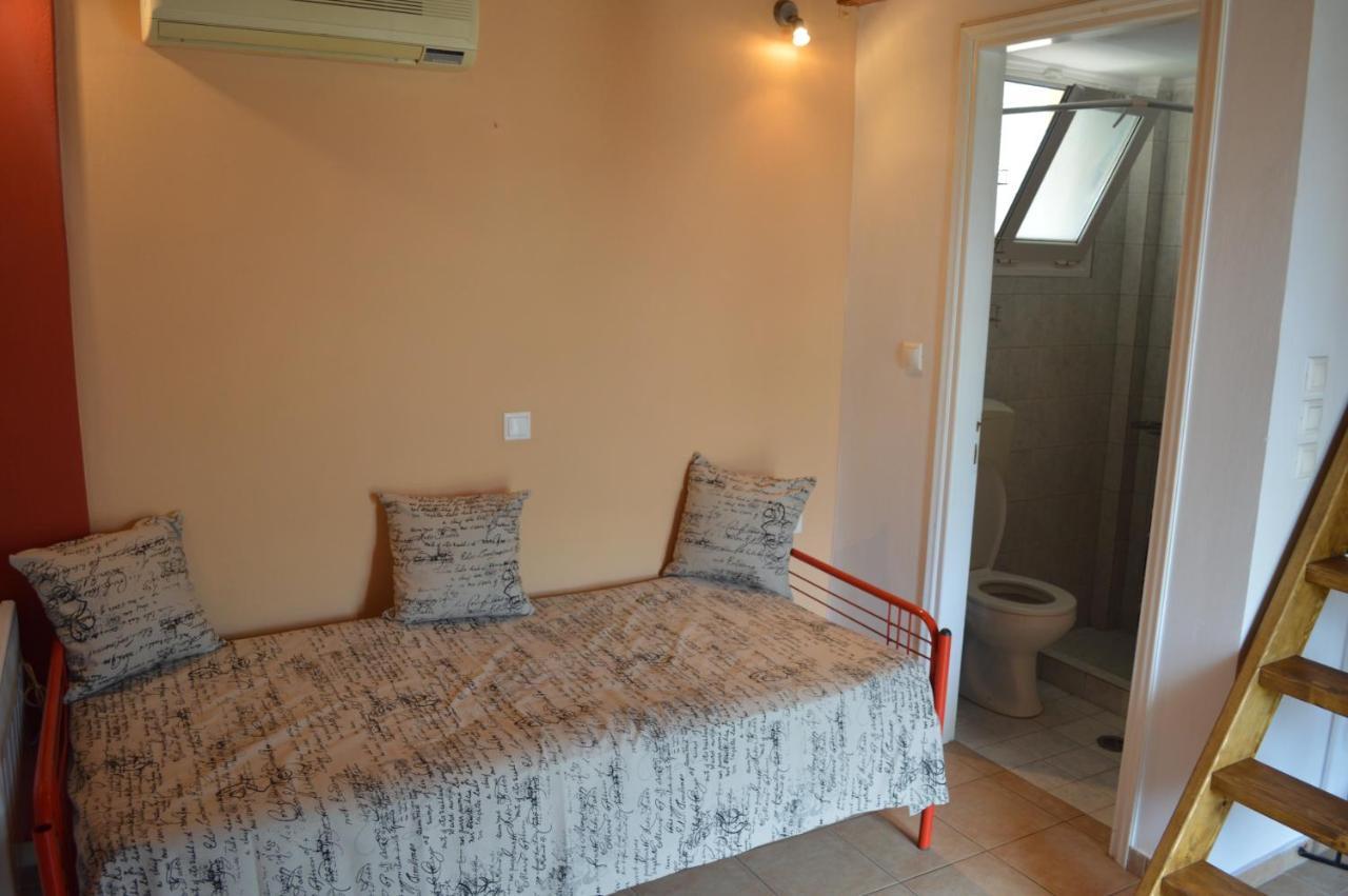 Serenity House Aigio Dimitropoulos Villa Екстериор снимка